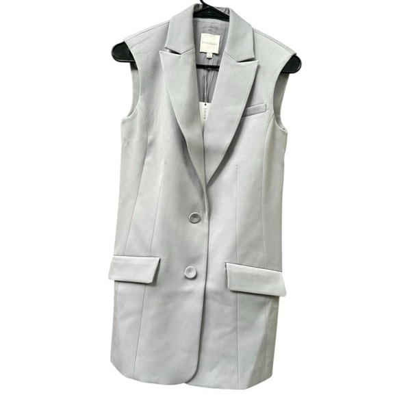 Favorite Daughter The Nadine Sleeveless Blazer - Picture 8 of 11